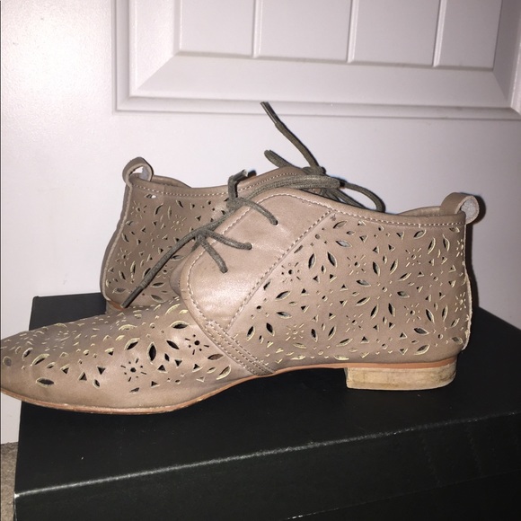 Oxfords - Picture 2 of 2